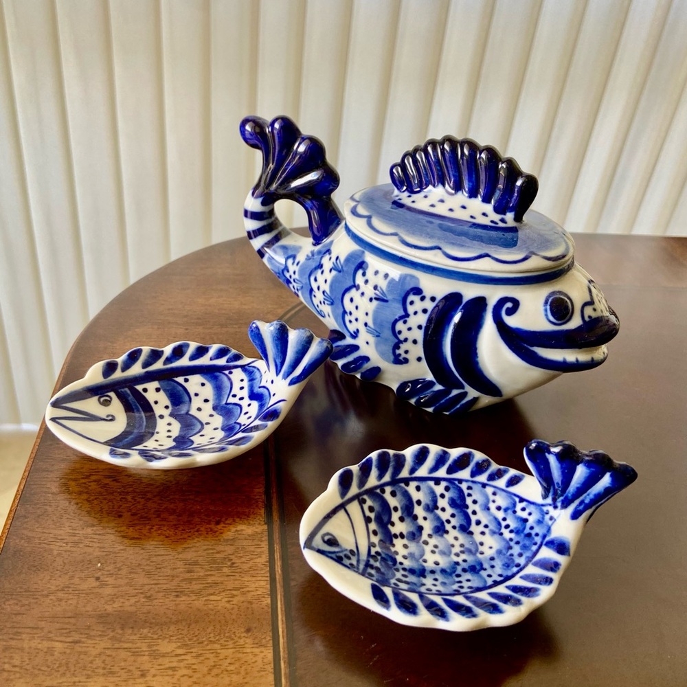 Russian Gzhel Blue&White Porcelain Fish Caviar Lidded 8”L Dish & 2 Small serving